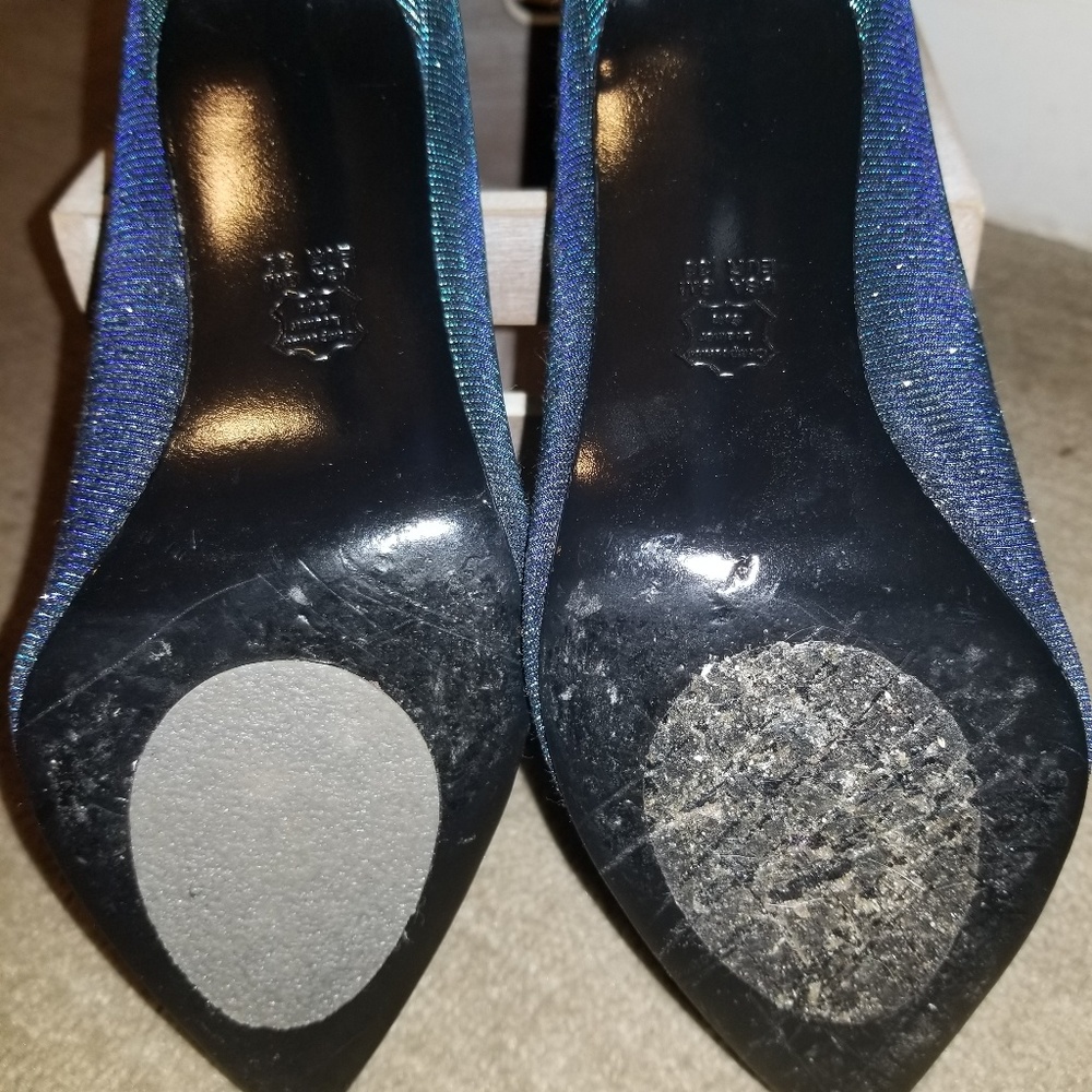 Pointy toe  pumps - Picture 3 of 5